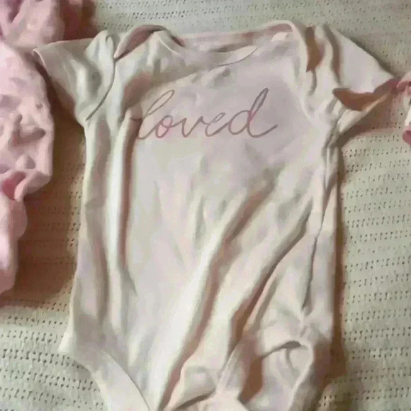 BIG BUNDLE!!!! 0-6m bundle cute stuff all pink - Picture 9 of 16